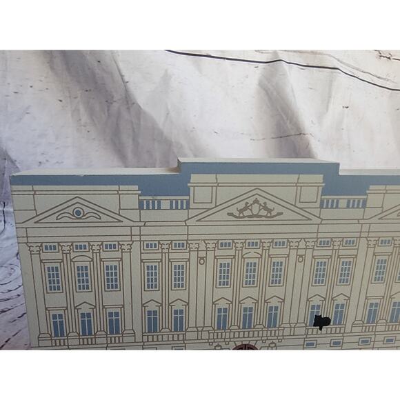 Cat's Meow Village Collectible Wooden Shelf Sitter Buckingham Palace London 1997 - Picture 3 of 7